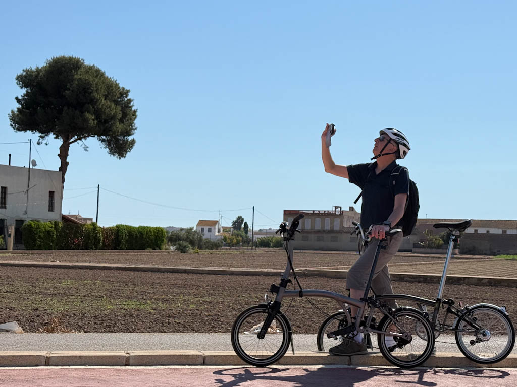 Fliegen mit dem Faltrad